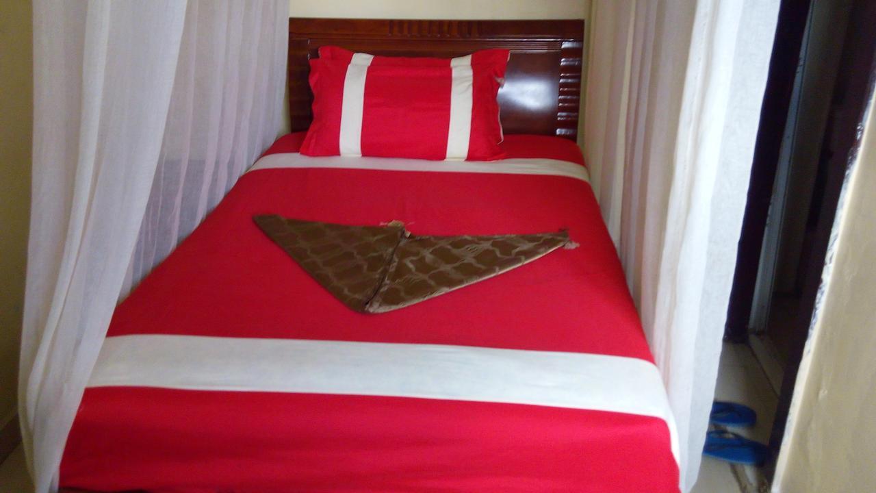 Royal Palm Hotel And Suites Nakuru Exterior photo