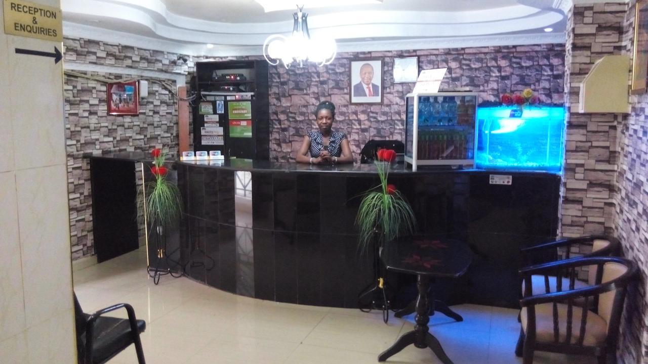 Royal Palm Hotel And Suites Nakuru Exterior photo