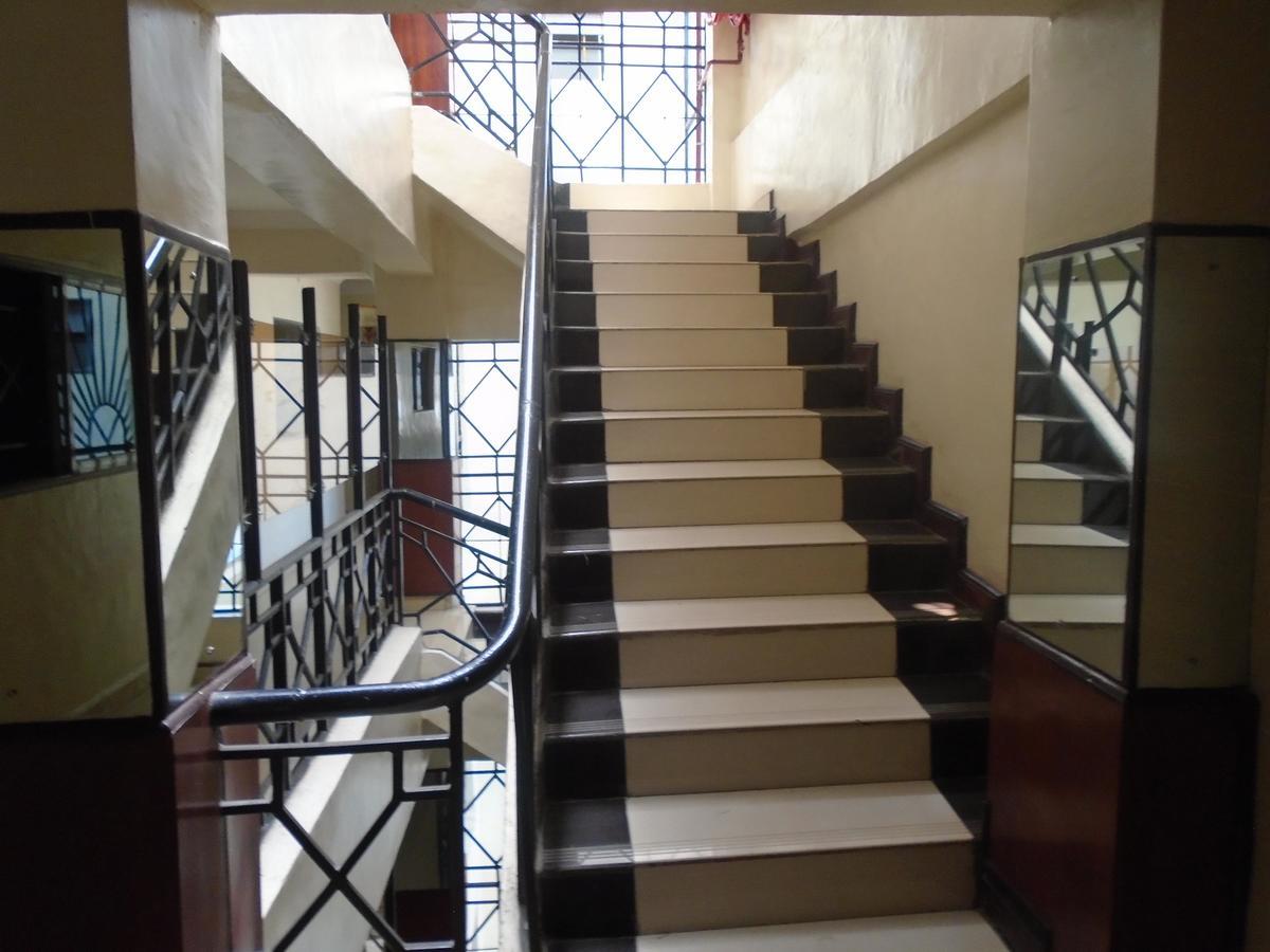 Royal Palm Hotel And Suites Nakuru Exterior photo
